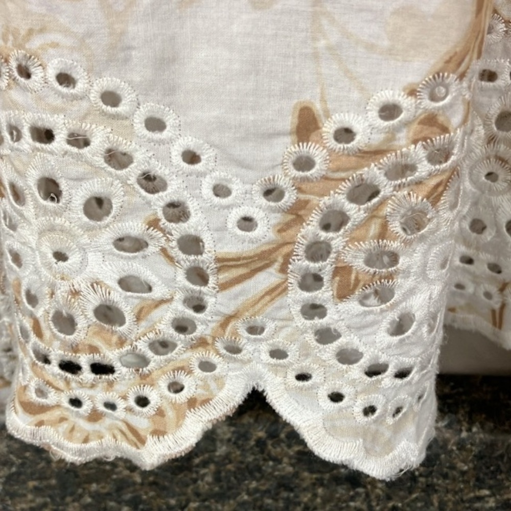 3/$15 ❤️ Ruby Rd. Eyelet trim floral shirt 2x - Picture 6 of 9